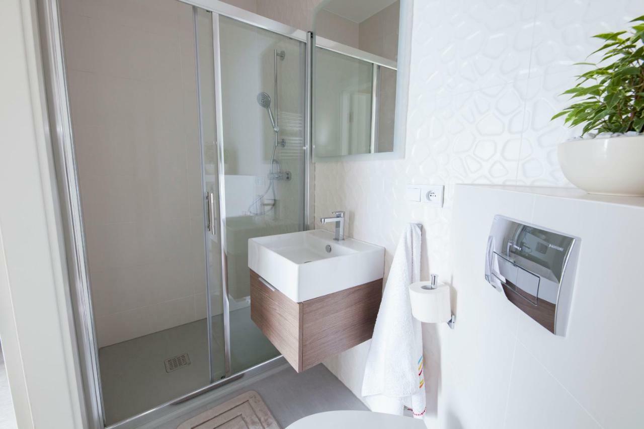 Raval Apartments - Soft Black Rewal Ngoại thất bức ảnh